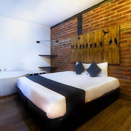 Hotel Cabanas Azul Tequilana Арандас Экстерьер фото