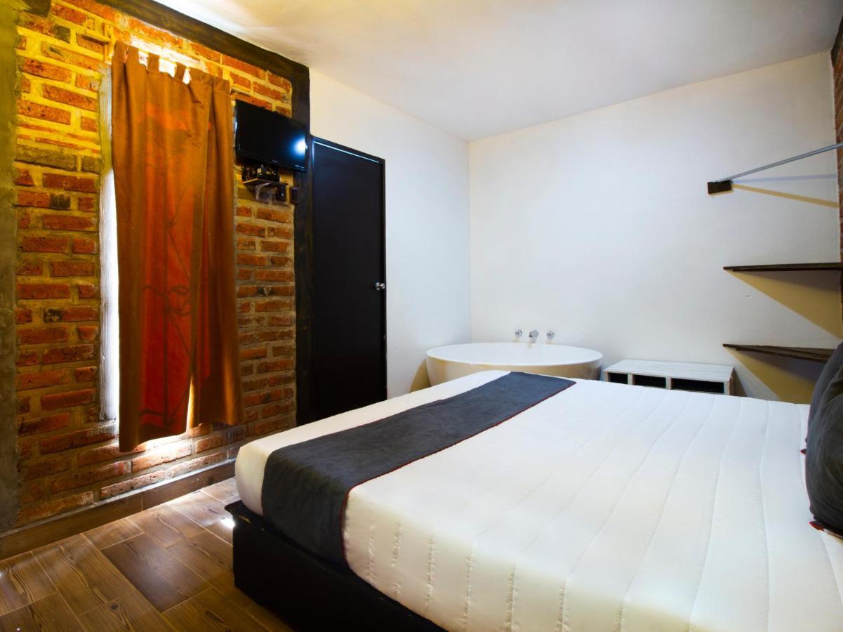 Hotel Cabanas Azul Tequilana Арандас Экстерьер фото