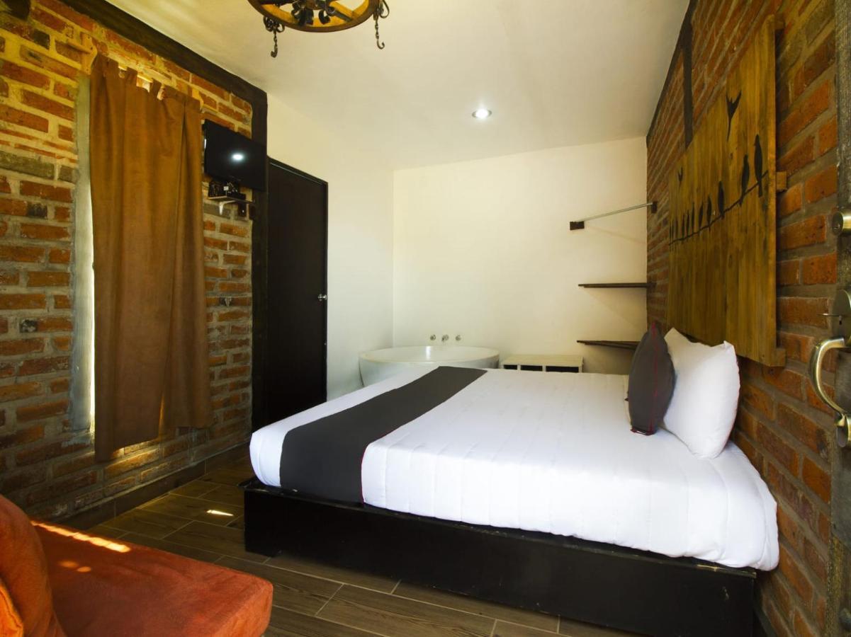 Hotel Cabanas Azul Tequilana Арандас Экстерьер фото